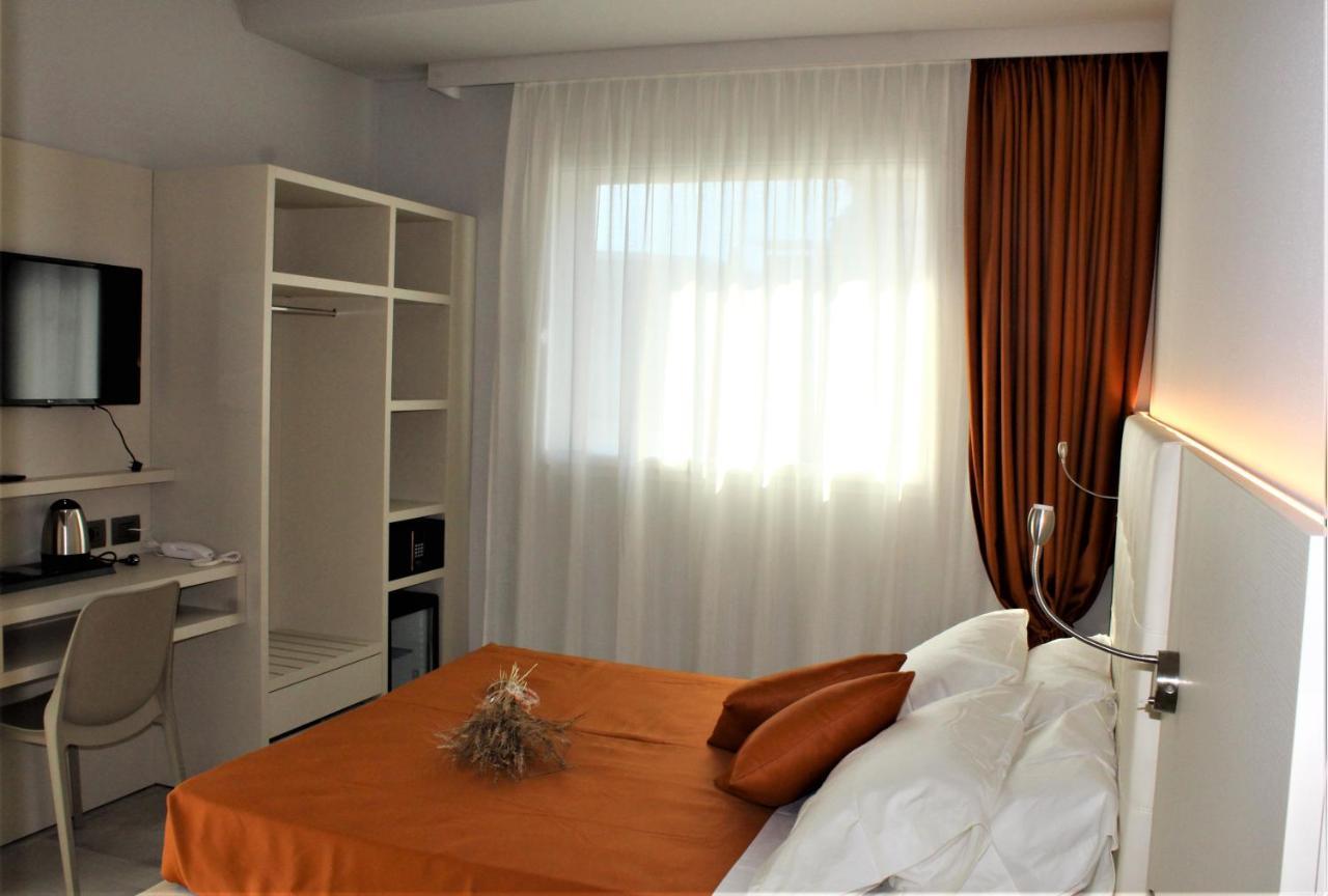 B&B Primrose Residence Hotel Rimini Exterior photo