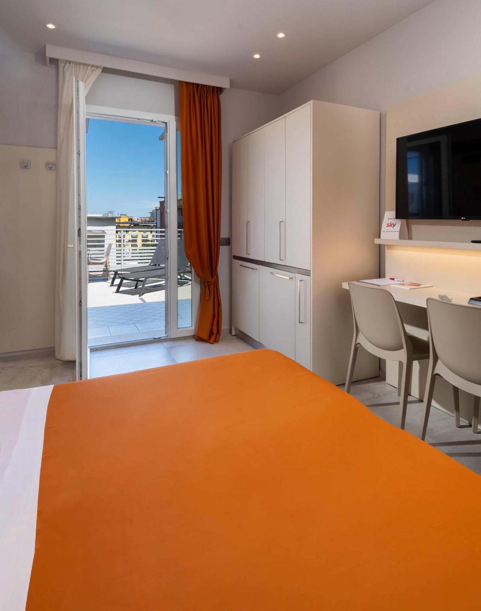 B&B Primrose Residence Hotel Rimini Exterior photo